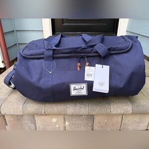 Brand New Herschel Sutton Duffel bag in Navy Blue